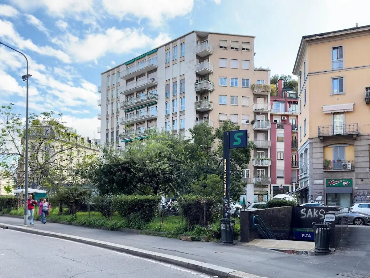 A Chic 2-Rooms Apartment Milano
