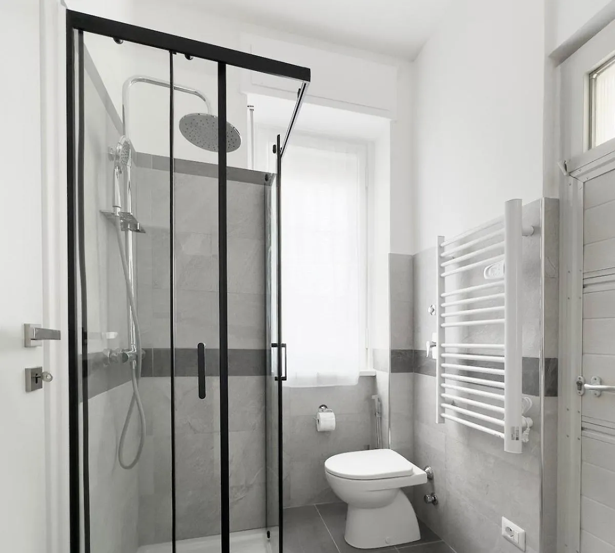 A Chic 2-Rooms Apartment Milan